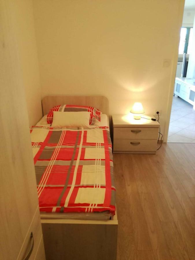 Apartman Dora Povljana Exterior photo